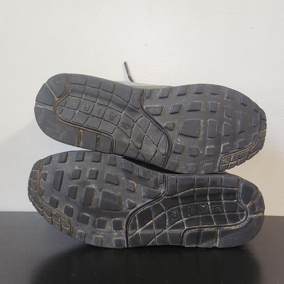 Nike Air Max 1 Olive‎ Green Black Silver Accents Sneakers Shoes - Picture 8 of 8